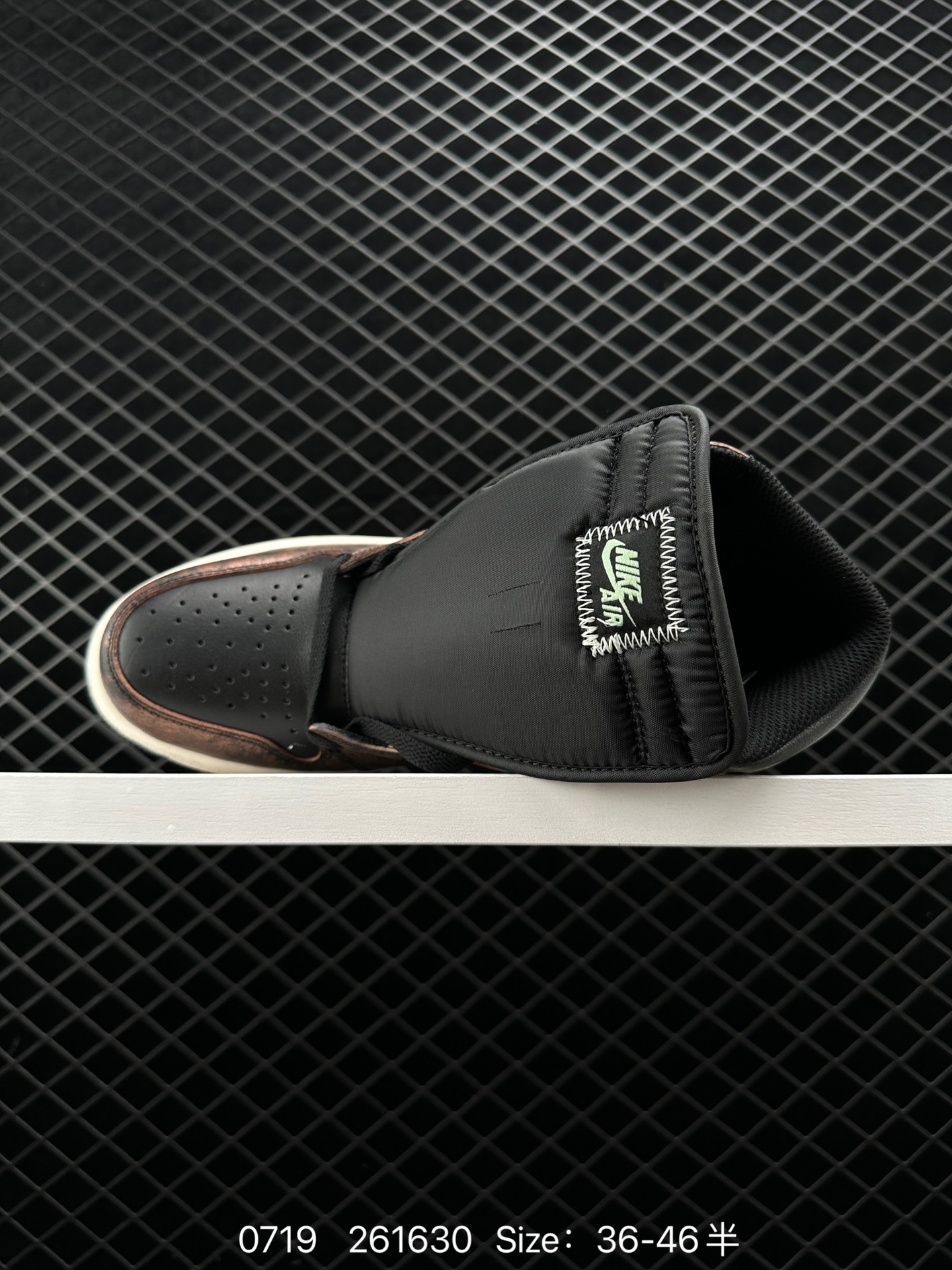 NIKE AIR JORDAN 1 MID AJ1